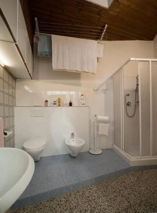 Top Location Lucca Apartment Bagian luar foto
