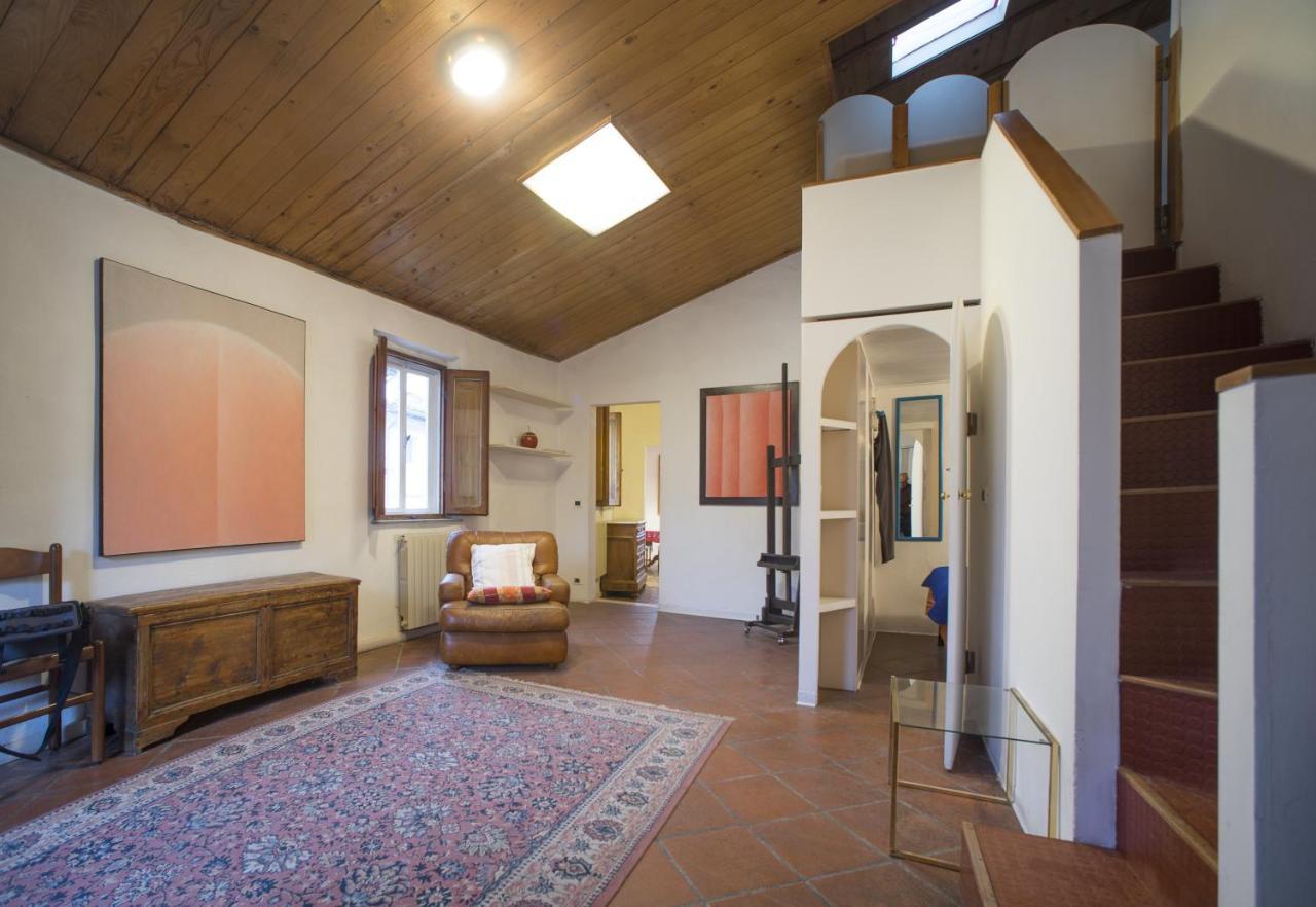 Top Location Lucca Apartment Bagian luar foto